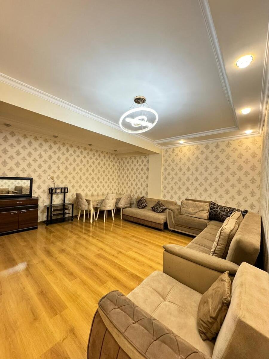 Kirayə verilir 2 otaqlı yeni tikili, 80 m², İnşaatçılar m.-1