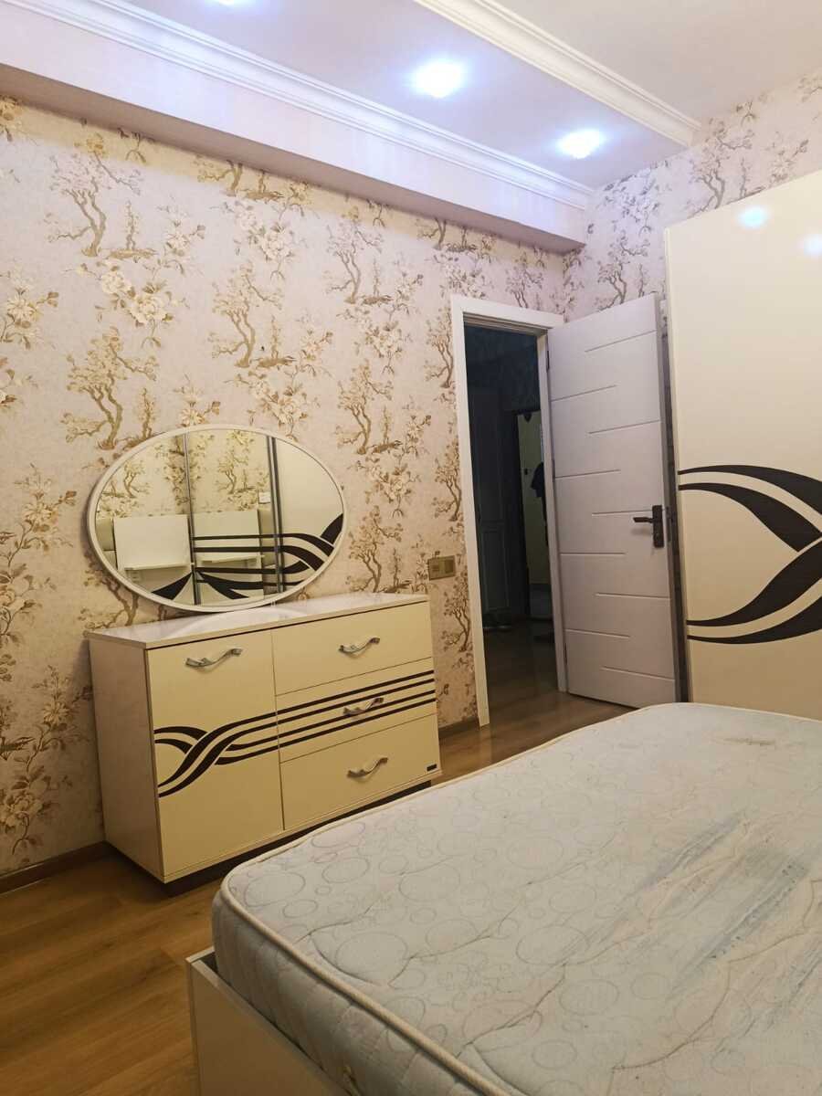 Kirayə verilir 2 otaqlı yeni tikili, 80 m², İnşaatçılar m.-11