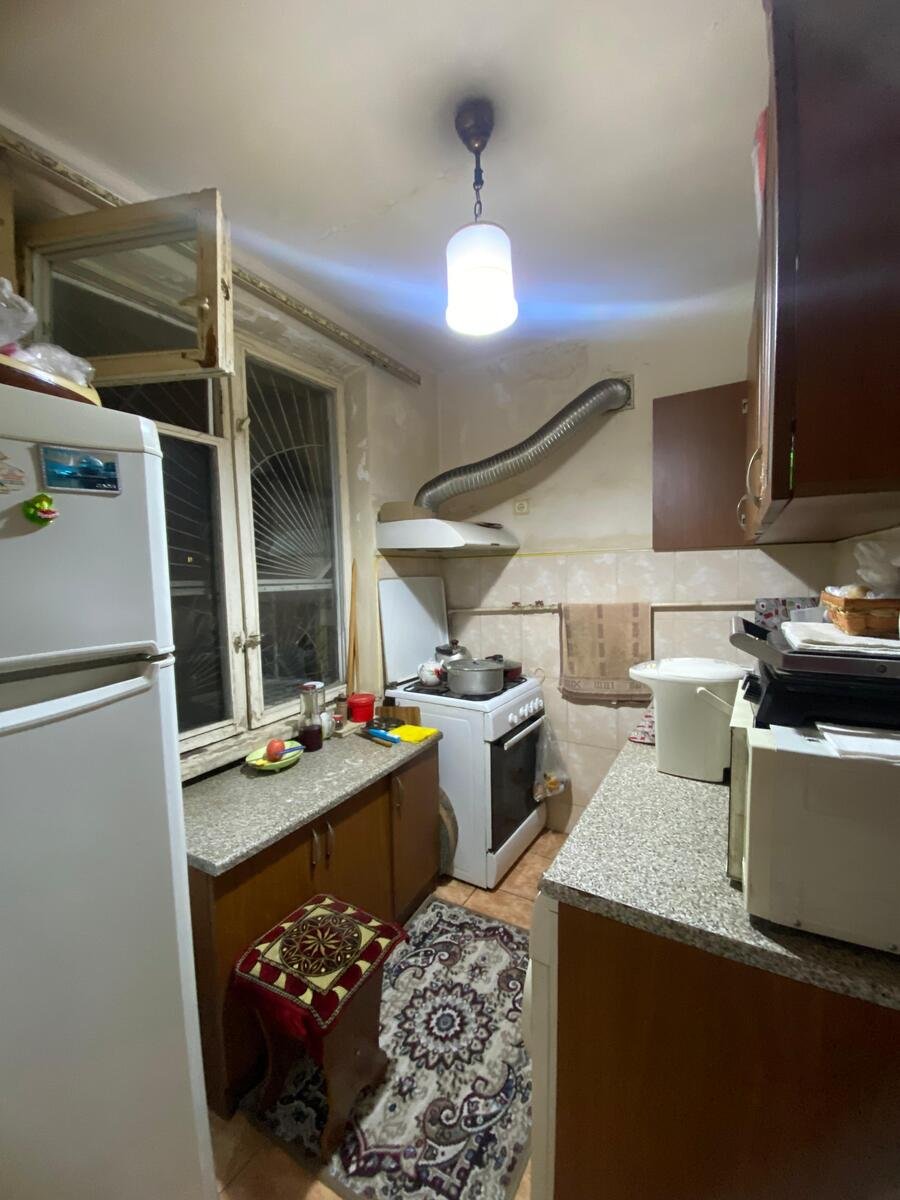 Satılır 3 otaqlı köhnə tikili, 75 m², Elmlər Akademiyası m.-6