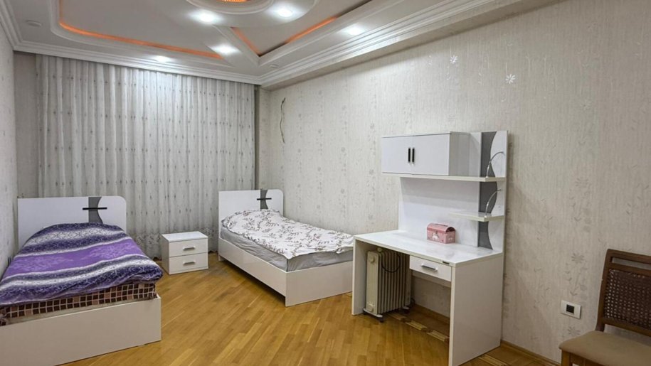 Kirayə verilir 3 otaqlı yeni tikili, 140 m², 8 noyabr-3