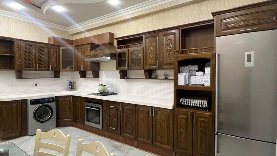 Kirayə verilir 3 otaqlı yeni tikili, 140 m², 8 noyabr-6