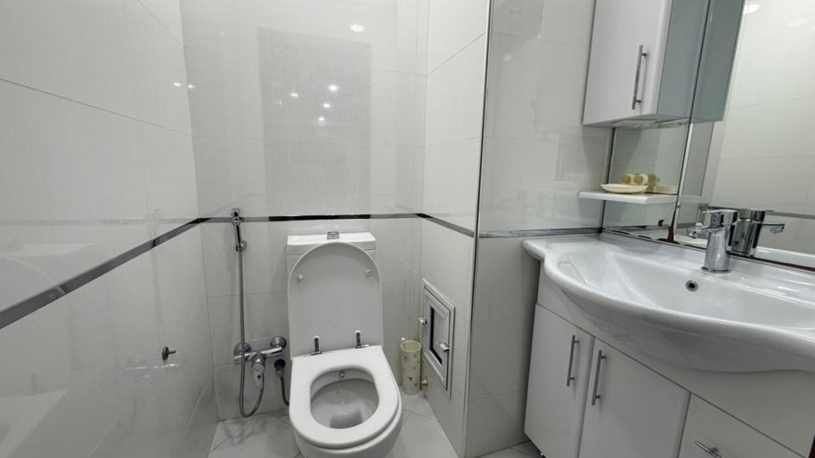 Kirayə verilir 3 otaqlı yeni tikili, 140 m², 8 noyabr-8