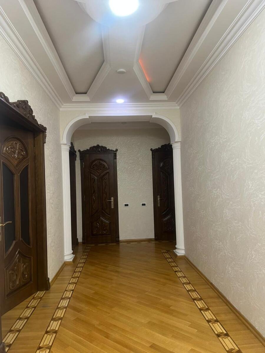 Kirayə verilir 3 otaqlı yeni tikili, 140 m², 8 noyabr-11