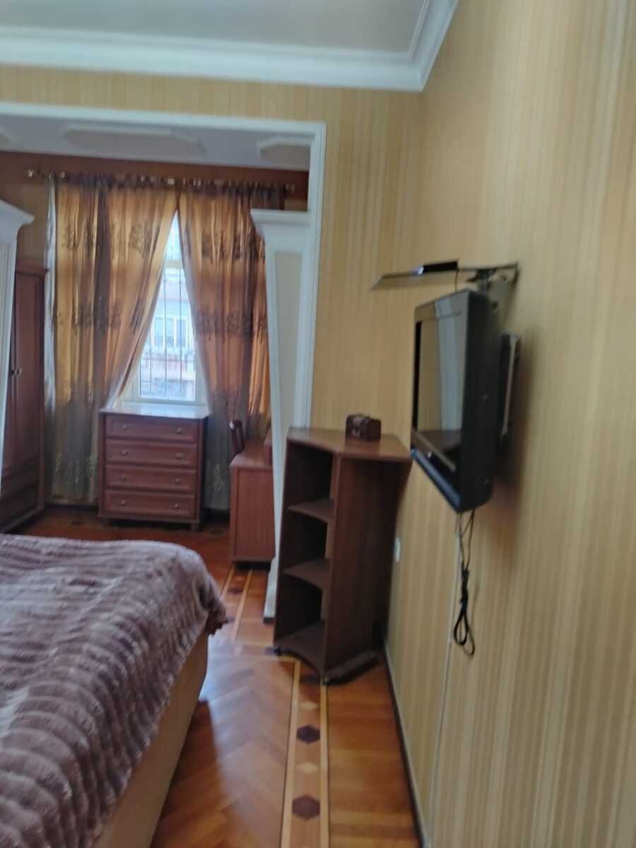 Kirayə verilir 2 otaqlı köhnə tikili, 74 m², Nəriman Nərimanov m.-11