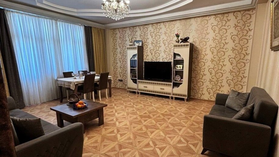 Satılır 3 otaqlı yeni tikili, 122 m², Qara Qarayev m.-1