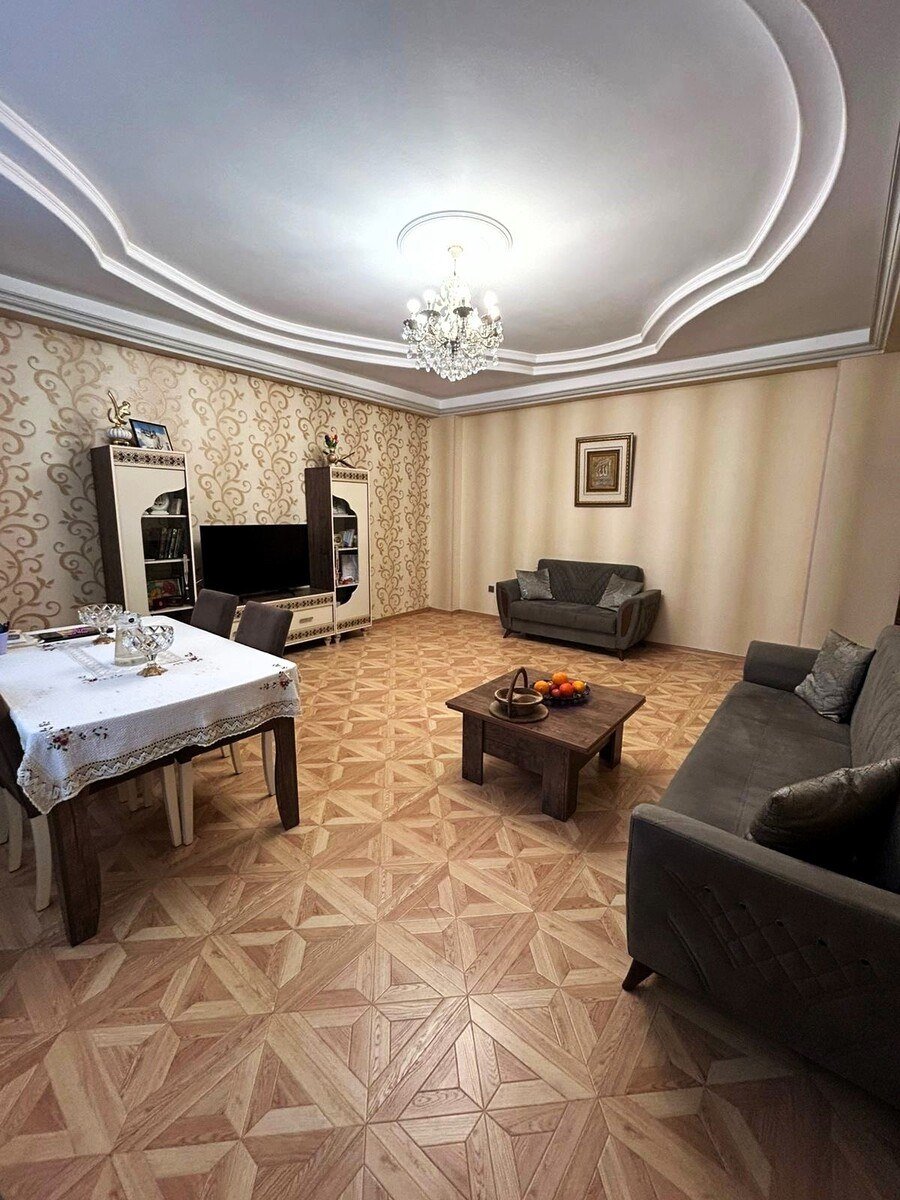 Satılır 3 otaqlı yeni tikili, 122 m², Qara Qarayev m.-2