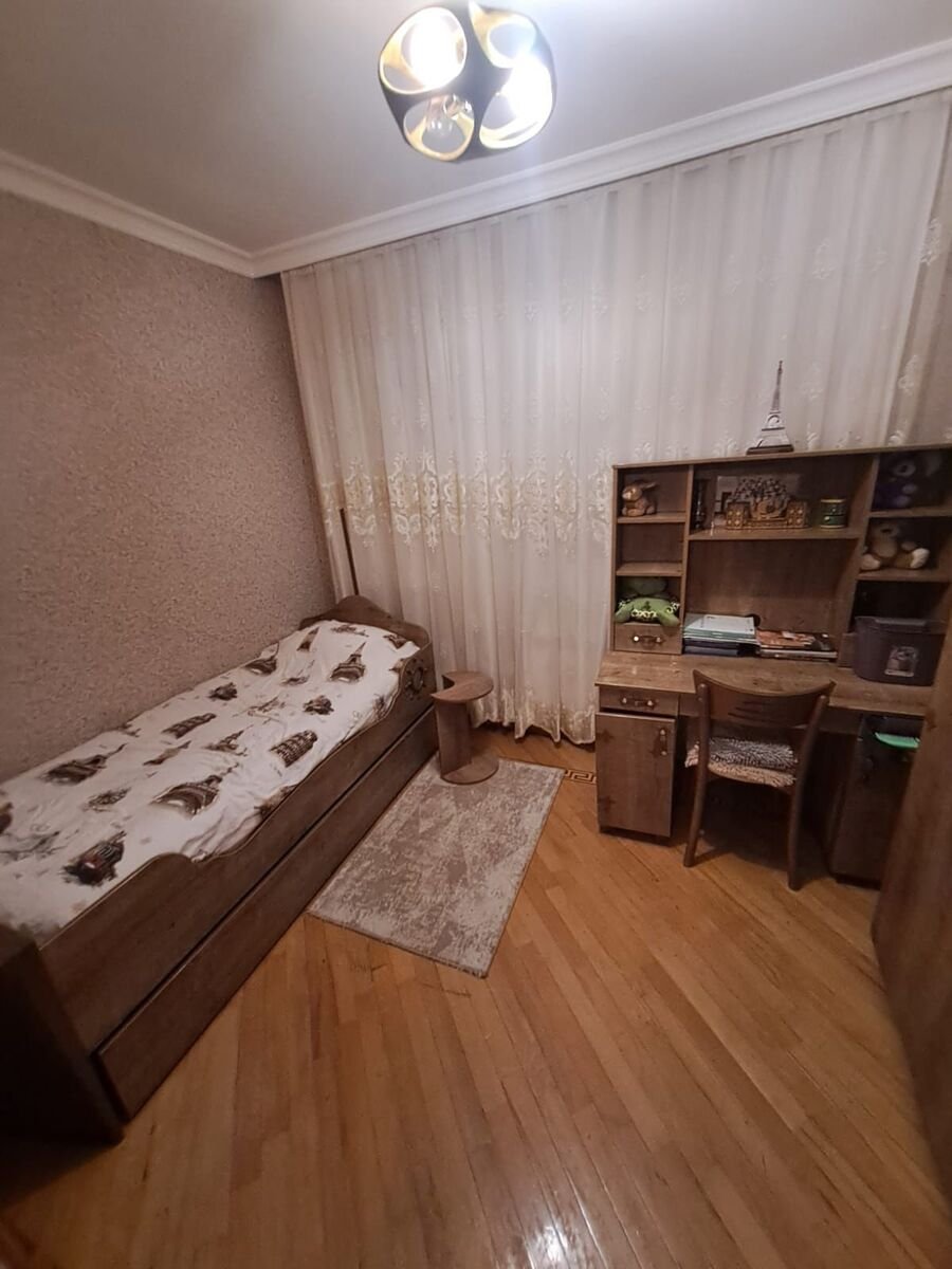 Satılır 3 otaqlı köhnə tikili, 60 m², Xalqlar dostluğu m.-5