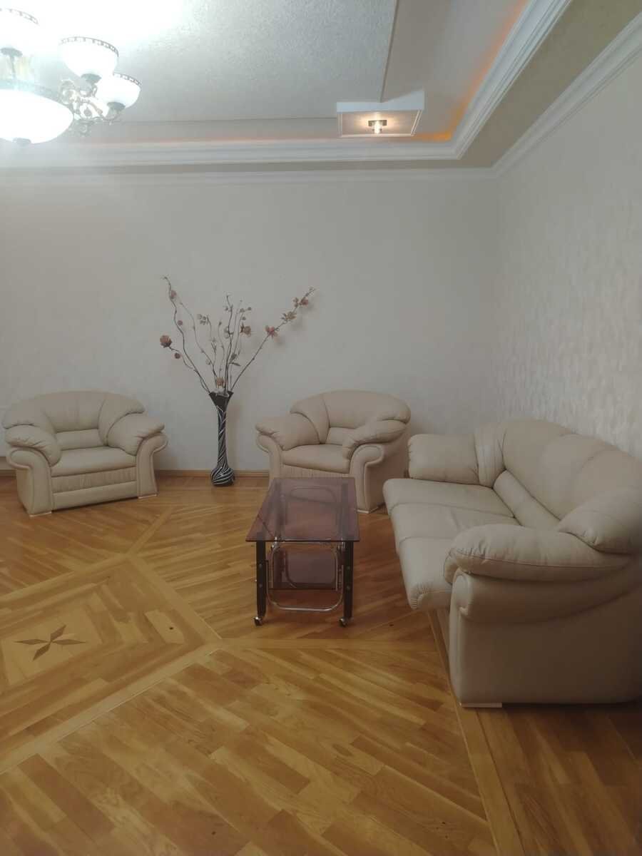 Kirayə verilir 3 otaqlı yeni tikili, 160 m², 28 May m.-2