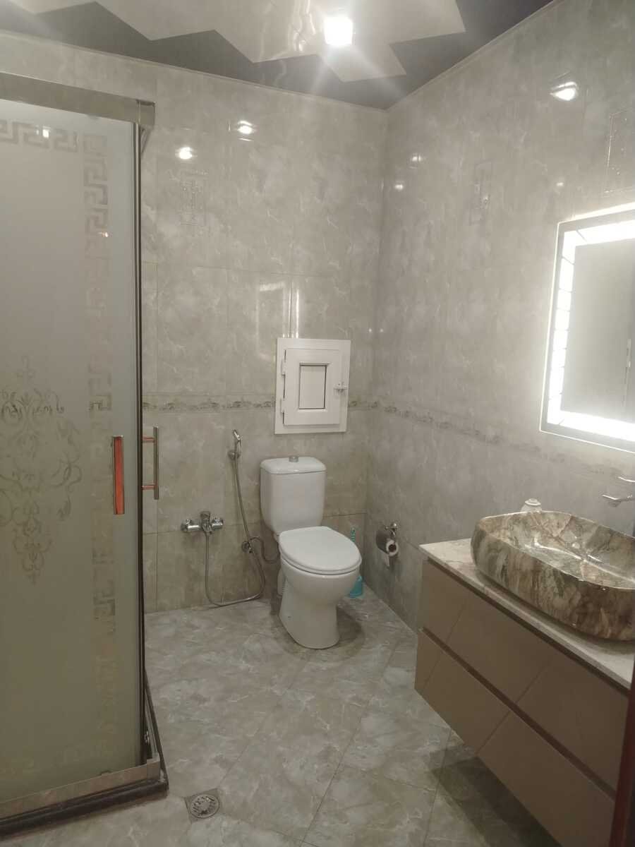 Kirayə verilir 3 otaqlı yeni tikili, 160 m², 28 May m.-8