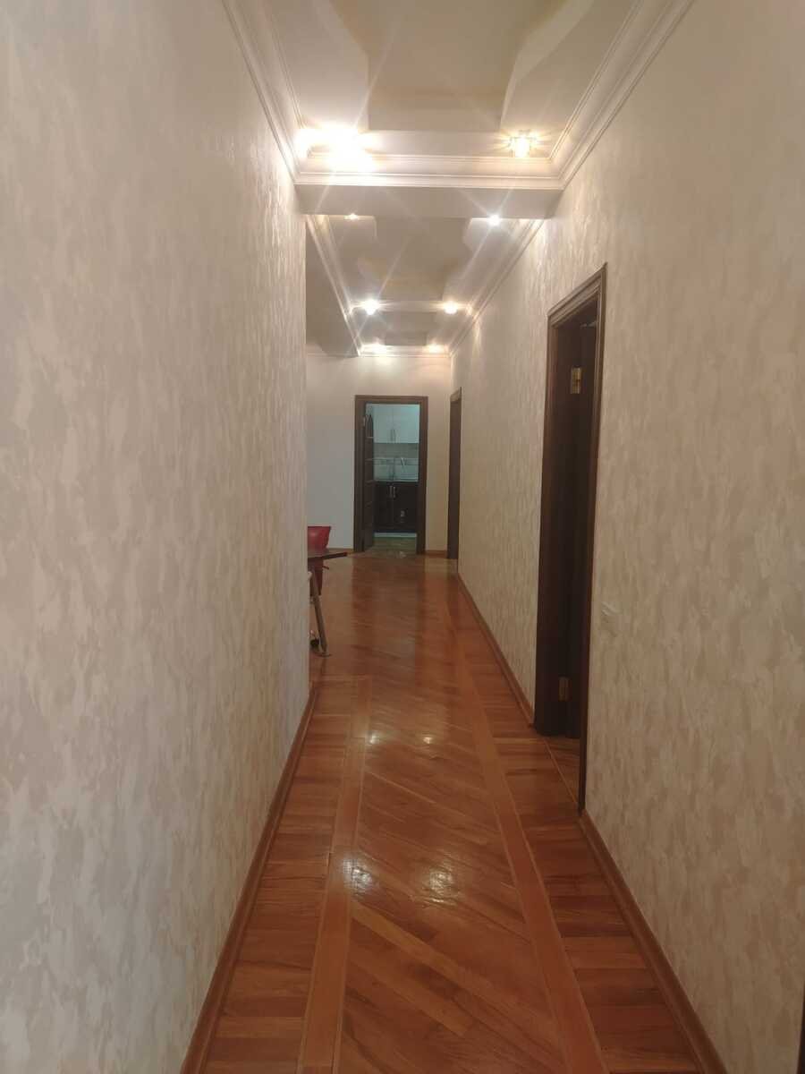 Kirayə verilir 3 otaqlı yeni tikili, 160 m², 28 May m.-13