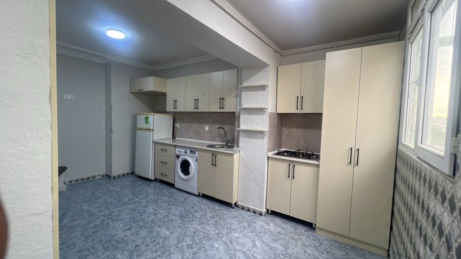 Kirayə verilir 3 otaqlı köhnə tikili, 70 m², Gənclik m.-1
