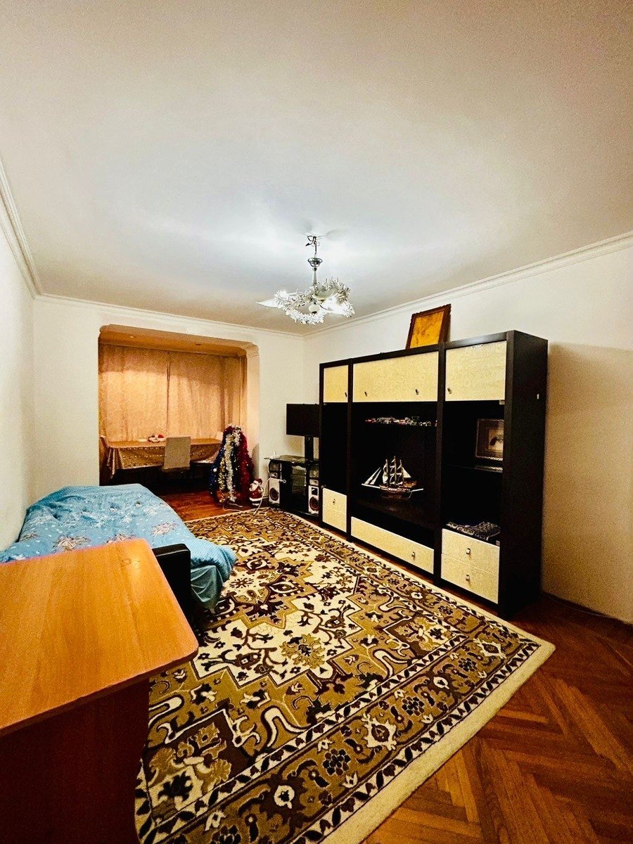 Satılır 2 otaqlı köhnə tikili, 48 m², İnşaatçılar m.-2