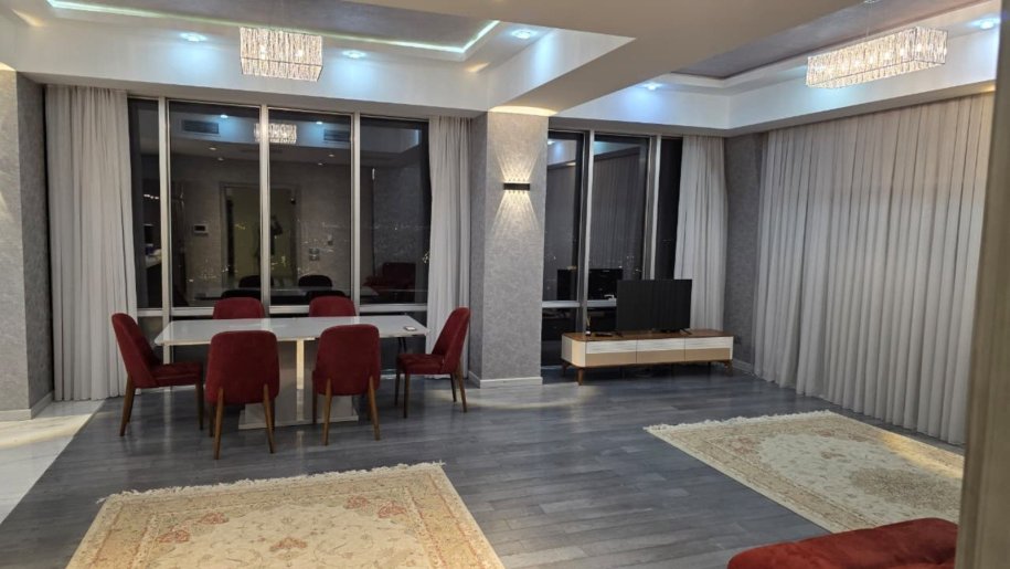 Kirayə verilir 4 otaqlı yeni tikili, 160 m², Elmlər Akademiyası m.-2