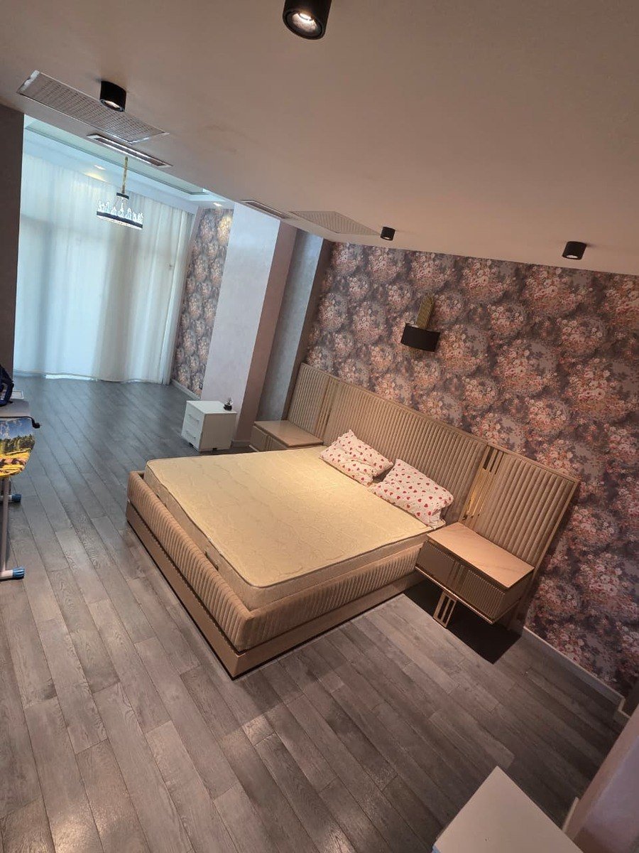 Kirayə verilir 4 otaqlı yeni tikili, 160 m², Elmlər Akademiyası m.-6