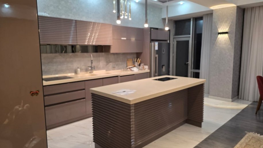 Kirayə verilir 4 otaqlı yeni tikili, 160 m², Elmlər Akademiyası m.-8