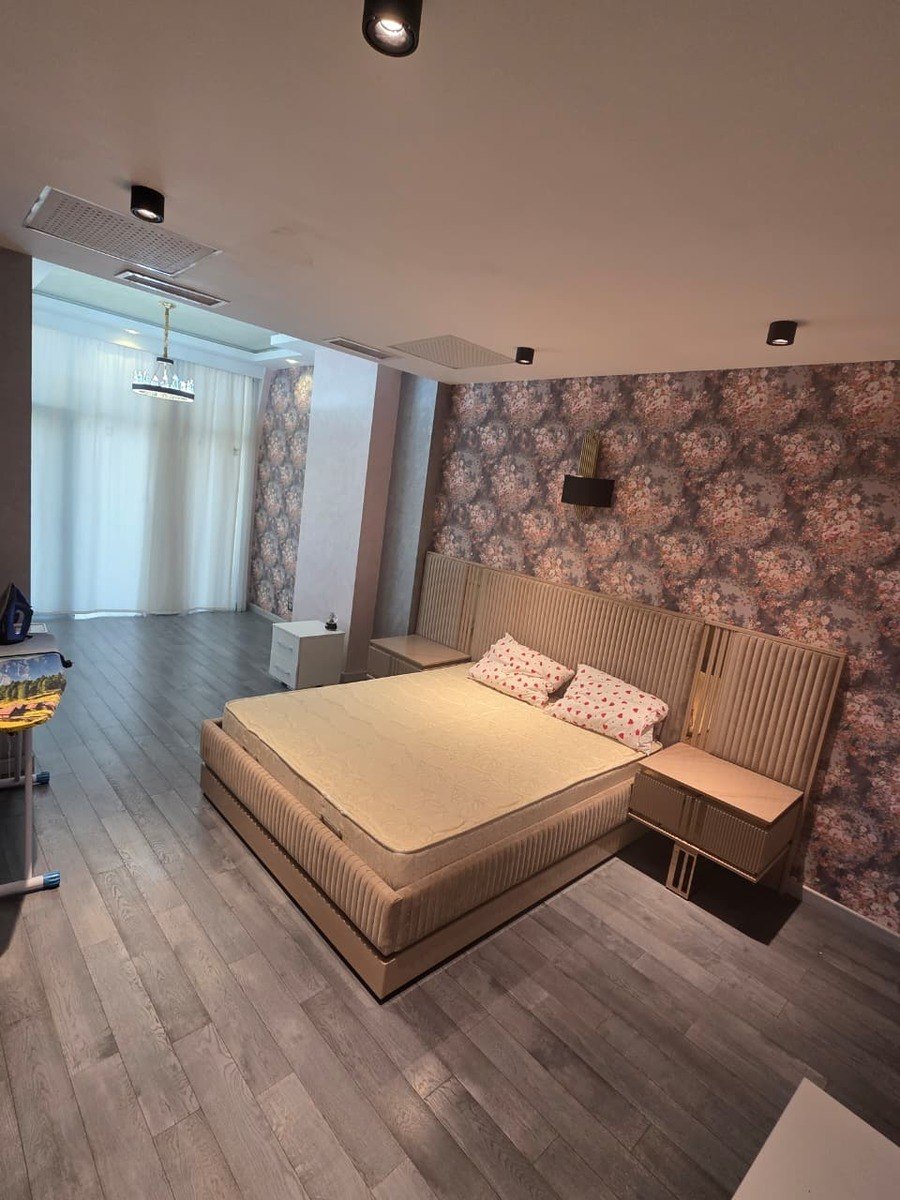 Kirayə verilir 4 otaqlı yeni tikili, 160 m², Elmlər Akademiyası m.-17