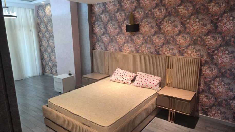 Kirayə verilir 4 otaqlı yeni tikili, 160 m², Elmlər Akademiyası m.-19