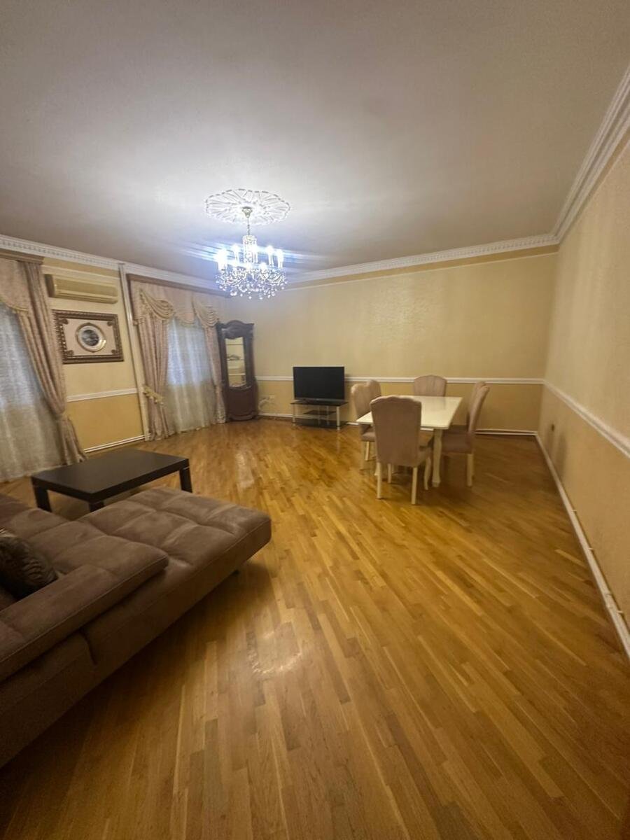 Kirayə verilir 4 otaqlı yeni tikili, 172 m², Elmlər Akademiyası m.-1