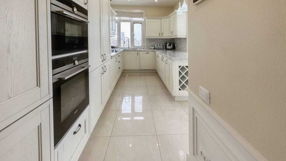 Kirayə verilir 4 otaqlı yeni tikili, 223 m², 28 May m.-5