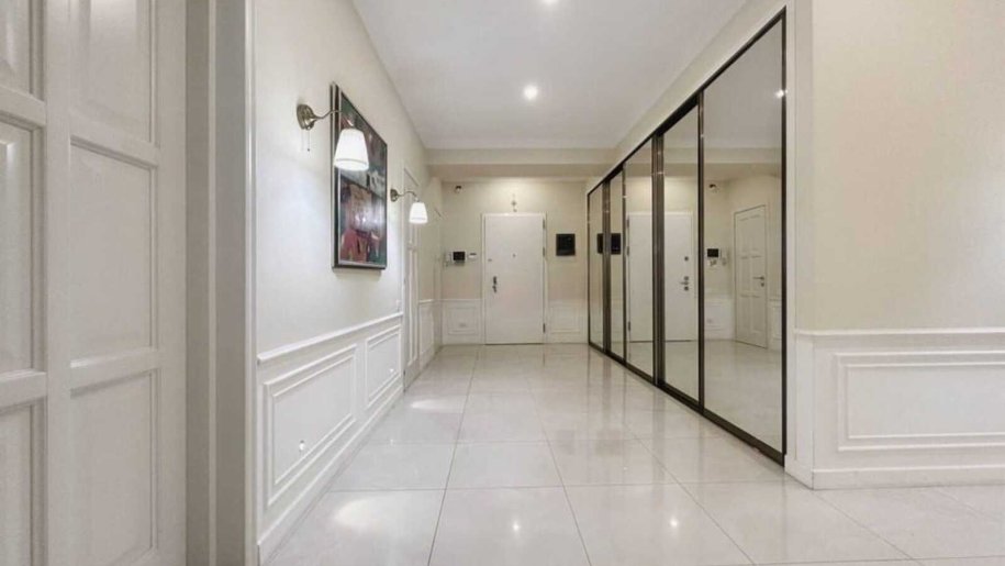 Kirayə verilir 4 otaqlı yeni tikili, 223 m², 28 May m.-18