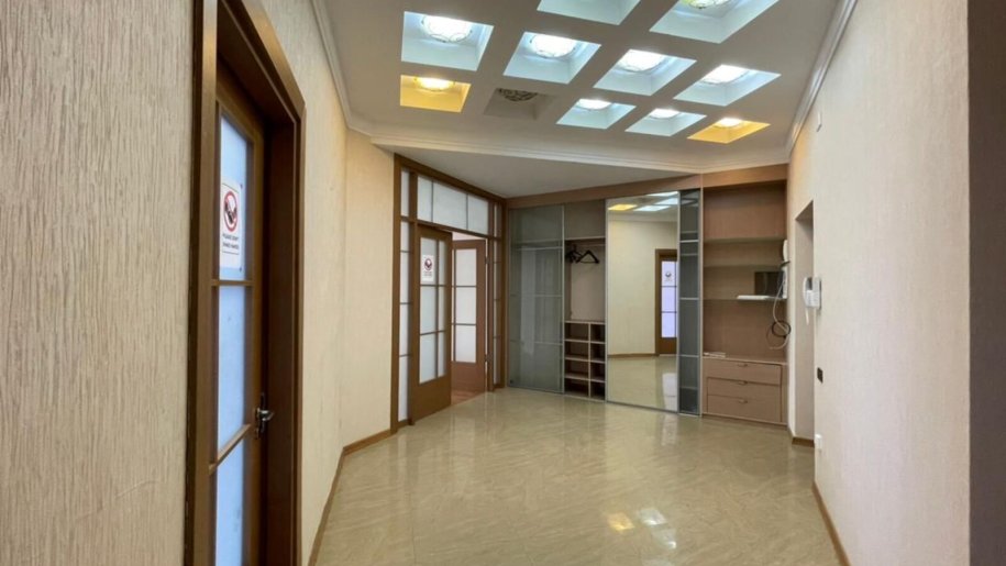 270 m<sup>2</sup> ofis icarəyə verilir, Sahil m.-10