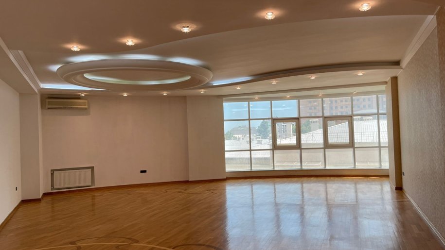 270 m<sup>2</sup> ofis icarəyə verilir, Sahil m.-14