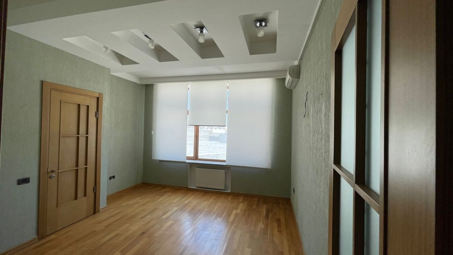 270 m<sup>2</sup> ofis icarəyə verilir, Sahil m.-19