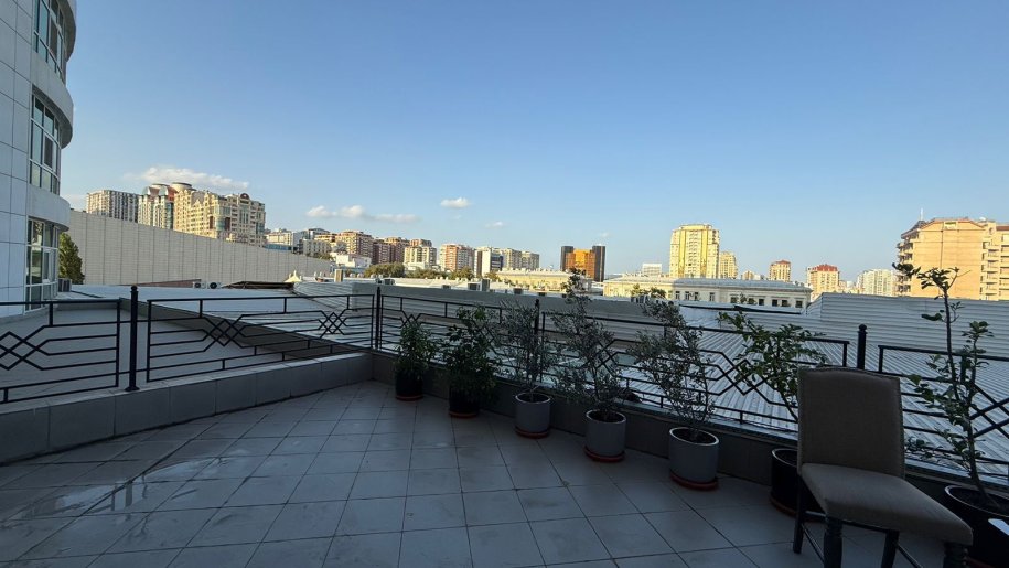 270 m<sup>2</sup> ofis icarəyə verilir, Sahil m.-22