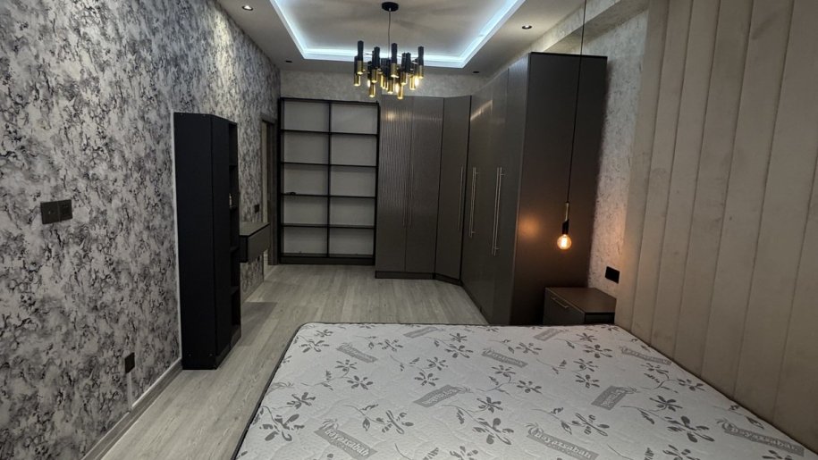 Satılır 3 otaqlı yeni tikili, 90 m², 8 noyabr-13
