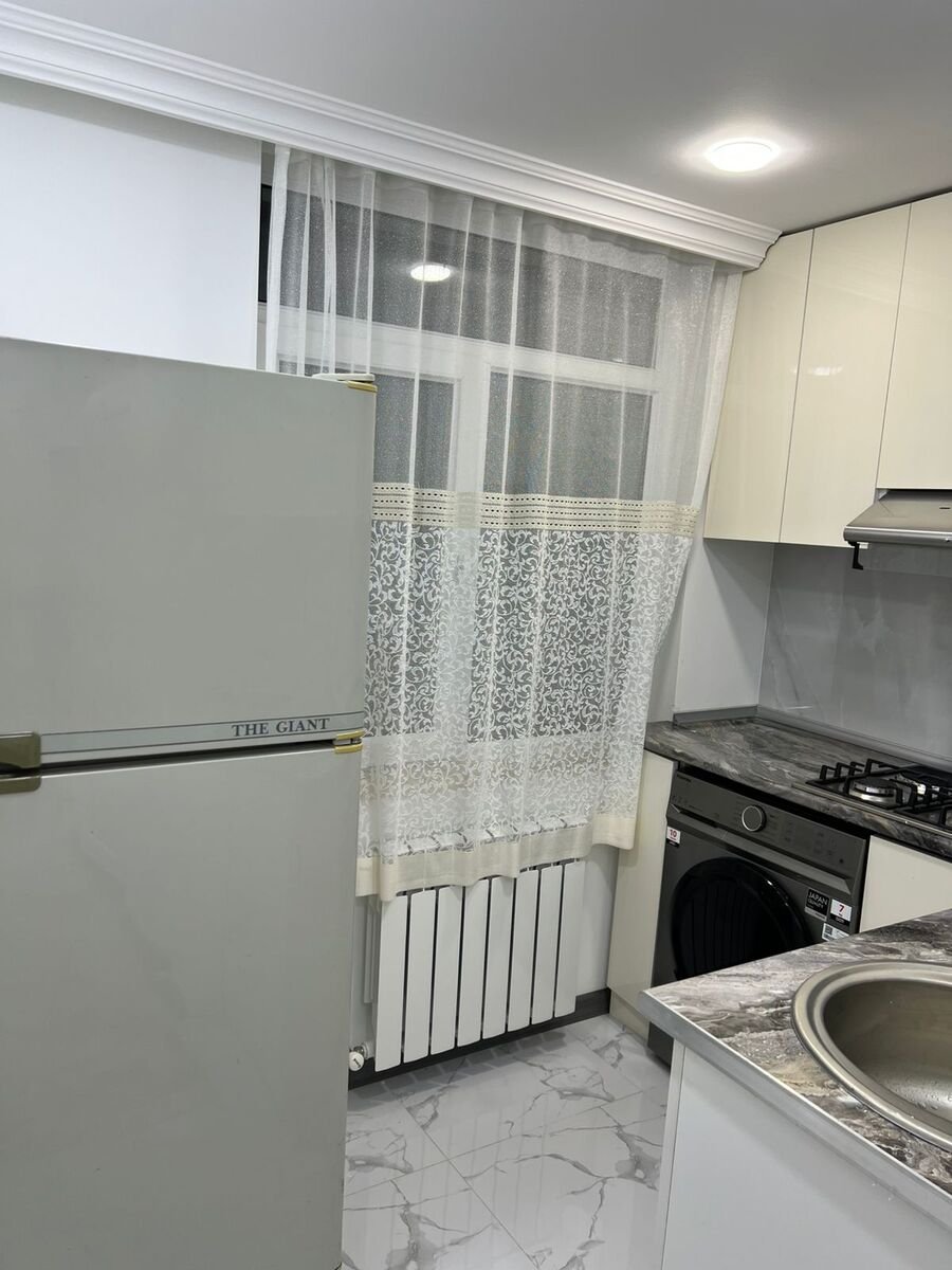 Kirayə verilir 1 otaqlı köhnə tikili, 30 m², İnşaatçılar m.-5