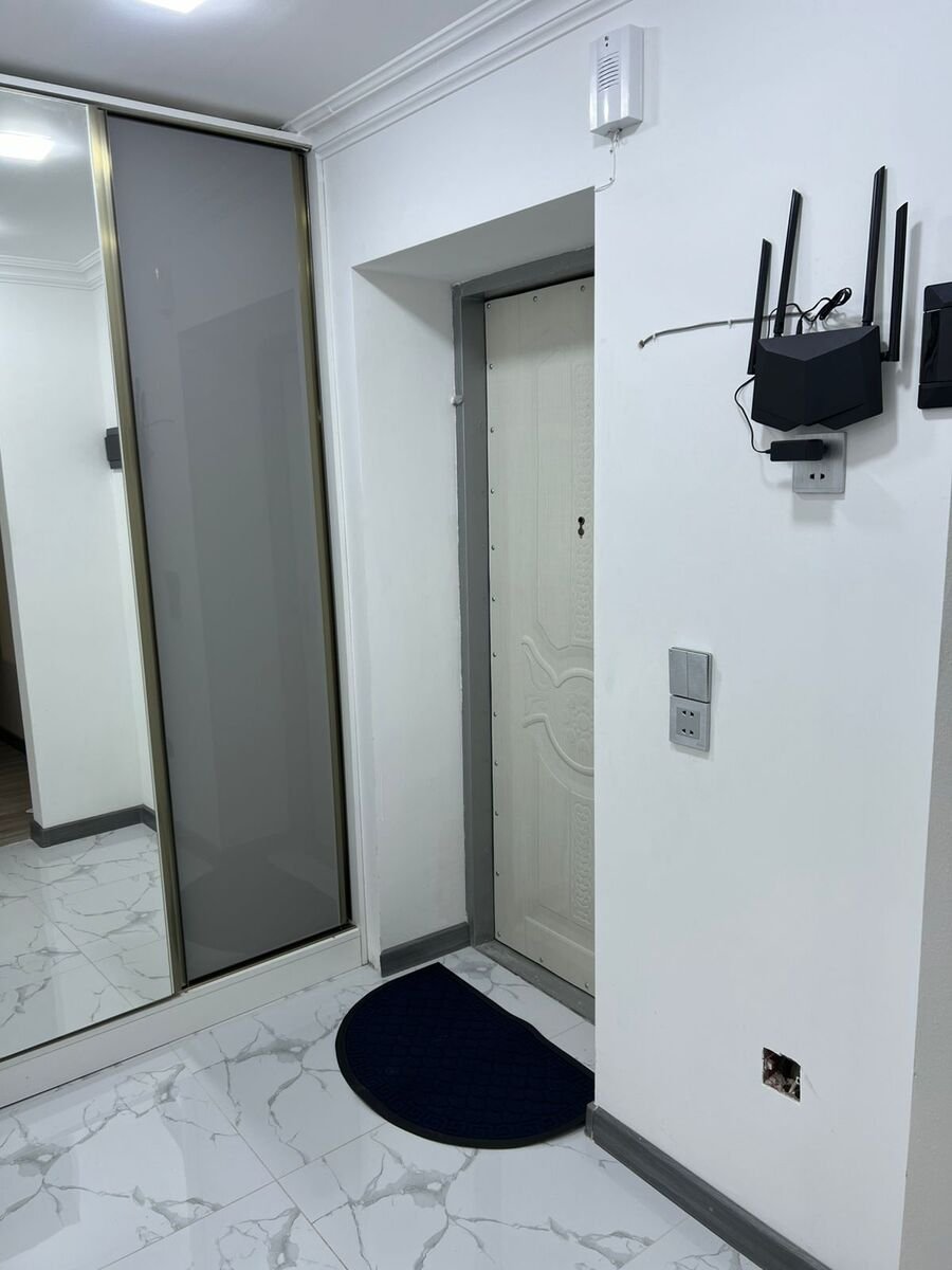 Kirayə verilir 1 otaqlı köhnə tikili, 30 m², İnşaatçılar m.-6