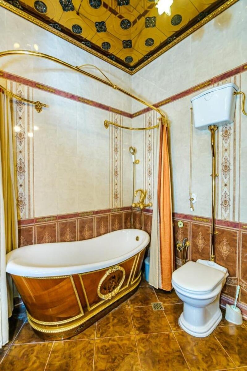 Kirayə verilir 6 otaqlı köhnə tikili, 214 m², İçərişəhər m.-14