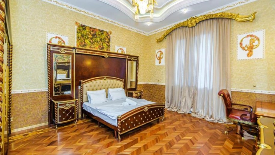 Kirayə verilir 6 otaqlı köhnə tikili, 214 m², İçərişəhər m.-15