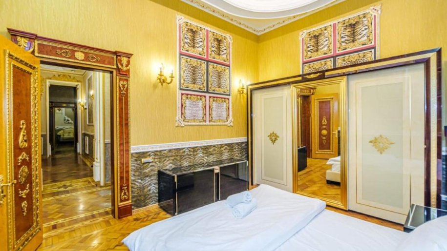 Kirayə verilir 6 otaqlı köhnə tikili, 214 m², İçərişəhər m.-19