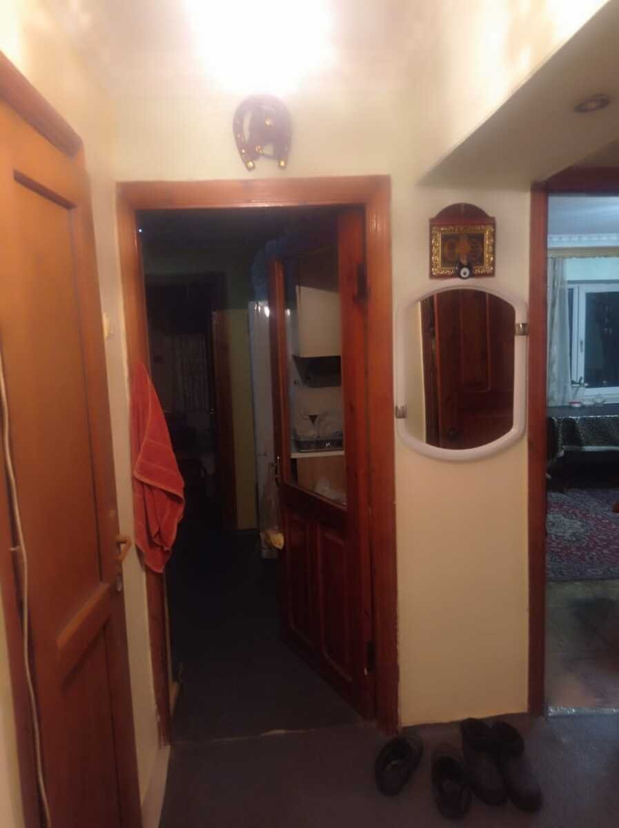 Satılır 2 otaqlı köhnə tikili, 60 m², Elmlər Akademiyası m.-5