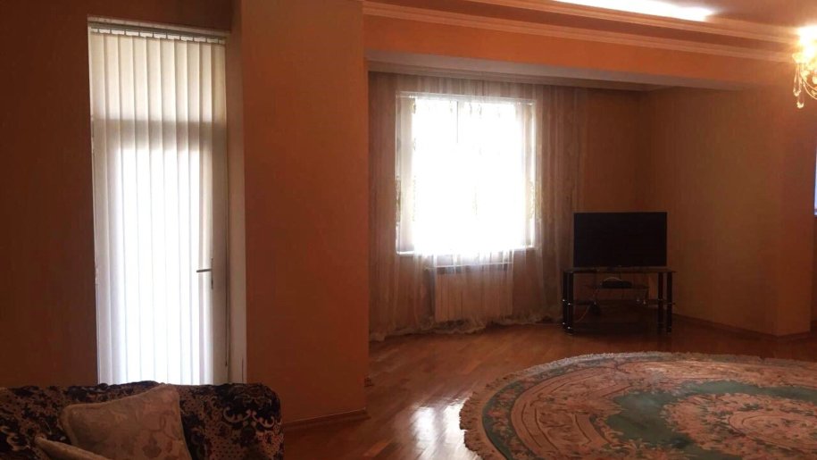 Satılır 3 otaqlı yeni tikili, 165 m², 28 May m.-2