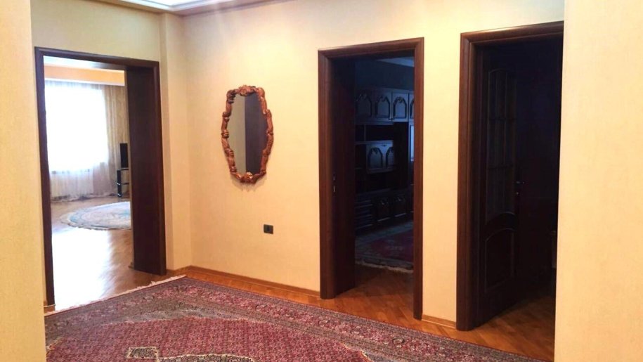Satılır 3 otaqlı yeni tikili, 165 m², 28 May m.-8