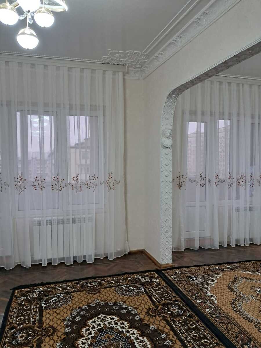 Kirayə verilir 4 otaqlı köhnə tikili, 105 m², Azadlıq Prospekti m.-7