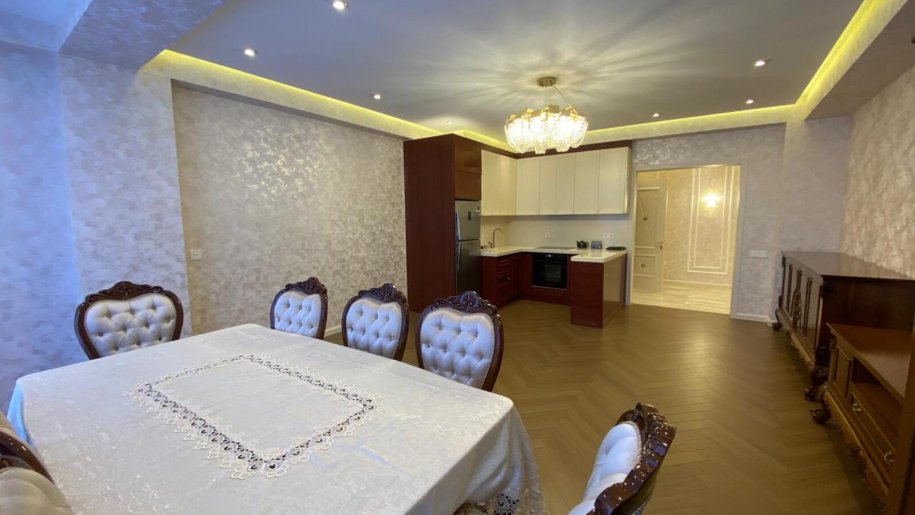 Kirayə verilir 3 otaqlı yeni tikili, 122 m², 28 May m.-3