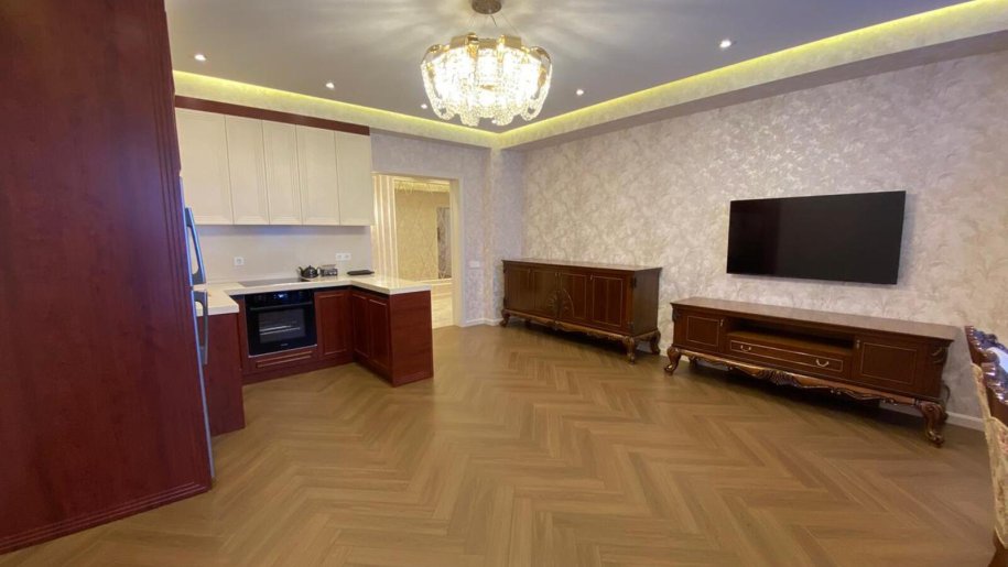 Kirayə verilir 3 otaqlı yeni tikili, 122 m², 28 May m.-5