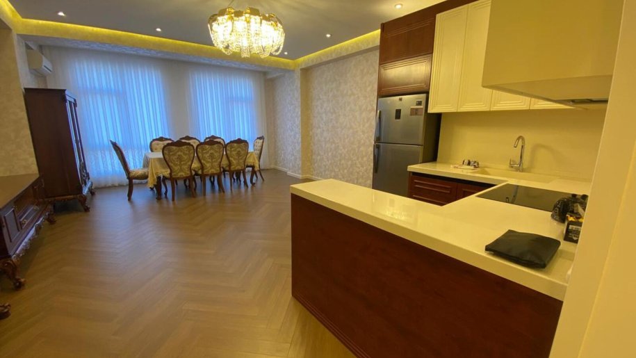 Kirayə verilir 3 otaqlı yeni tikili, 122 m², 28 May m.-6