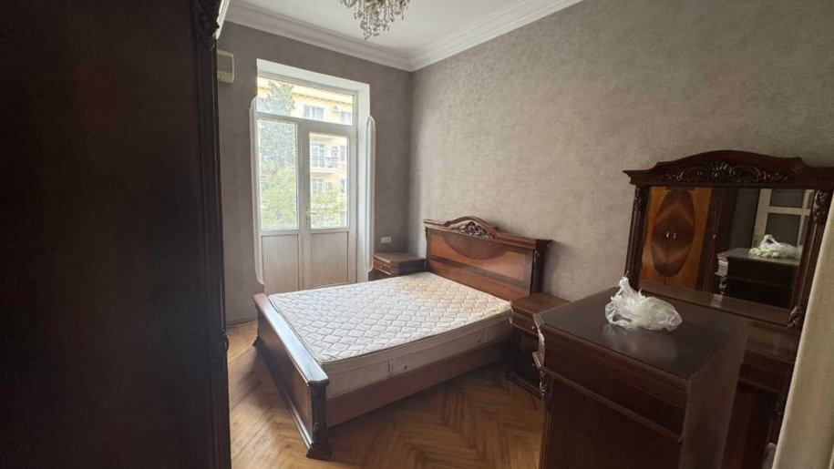 Kirayə verilir 3 otaqlı köhnə tikili, 80 m², 28 May m.-4