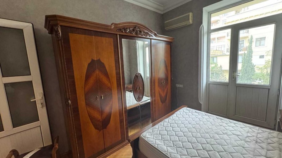 Kirayə verilir 3 otaqlı köhnə tikili, 80 m², 28 May m.-5