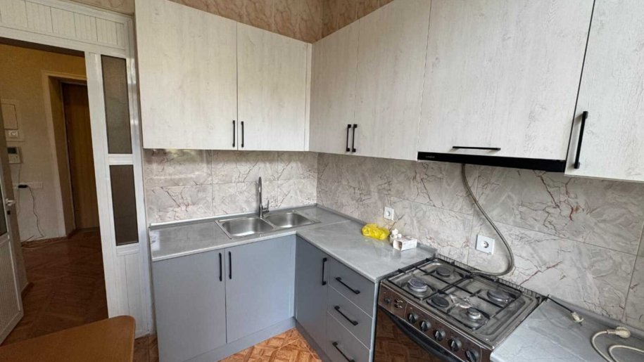 Kirayə verilir 3 otaqlı köhnə tikili, 80 m², 28 May m.-10