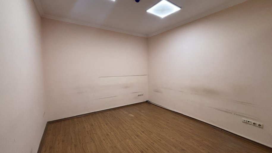 320 m<sup>2</sup> ofis icarəyə verilir, Nəriman Nərimanov m.-8