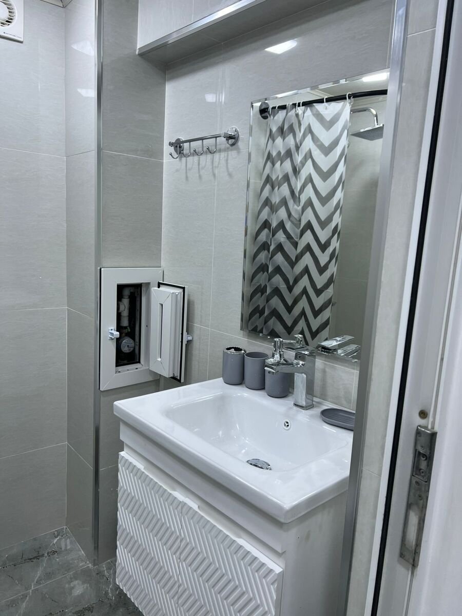 Kirayə verilir 1 otaqlı köhnə tikili, 33 m², İnşaatçılar m.-13