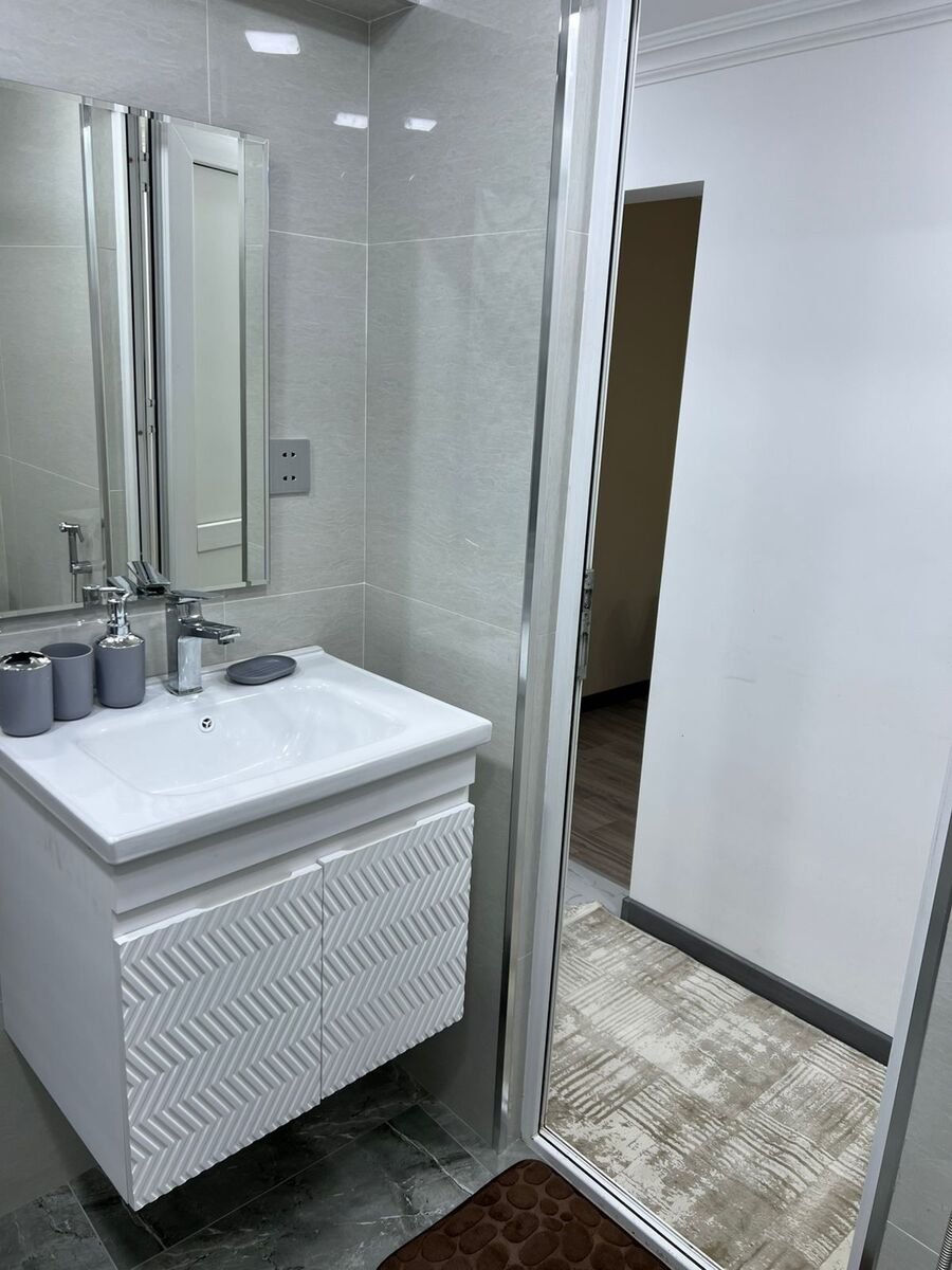 Kirayə verilir 1 otaqlı köhnə tikili, 33 m², İnşaatçılar m.-15