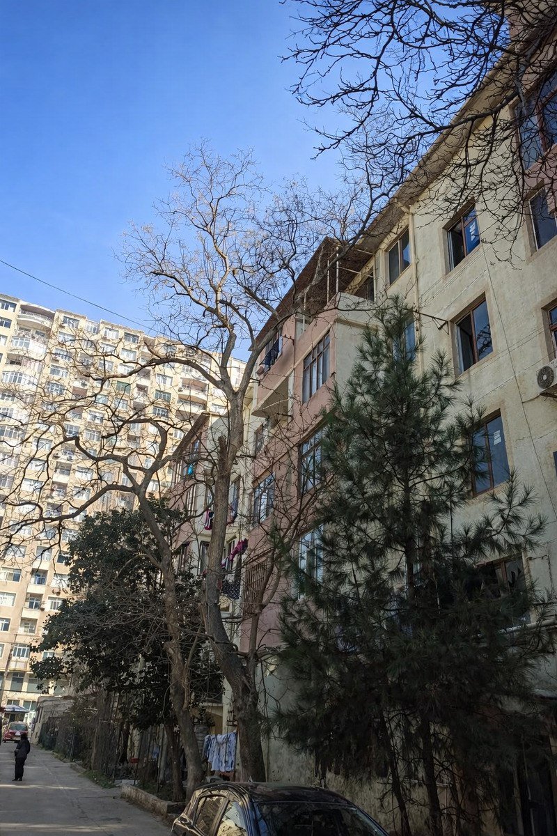 Satılır 3 otaqlı köhnə tikili, 70 m², Memar Əcəmi m.-1