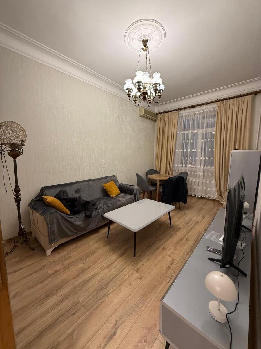 Kirayə verilir 2 otaqlı köhnə tikili, 55 m², 28 May m.-4