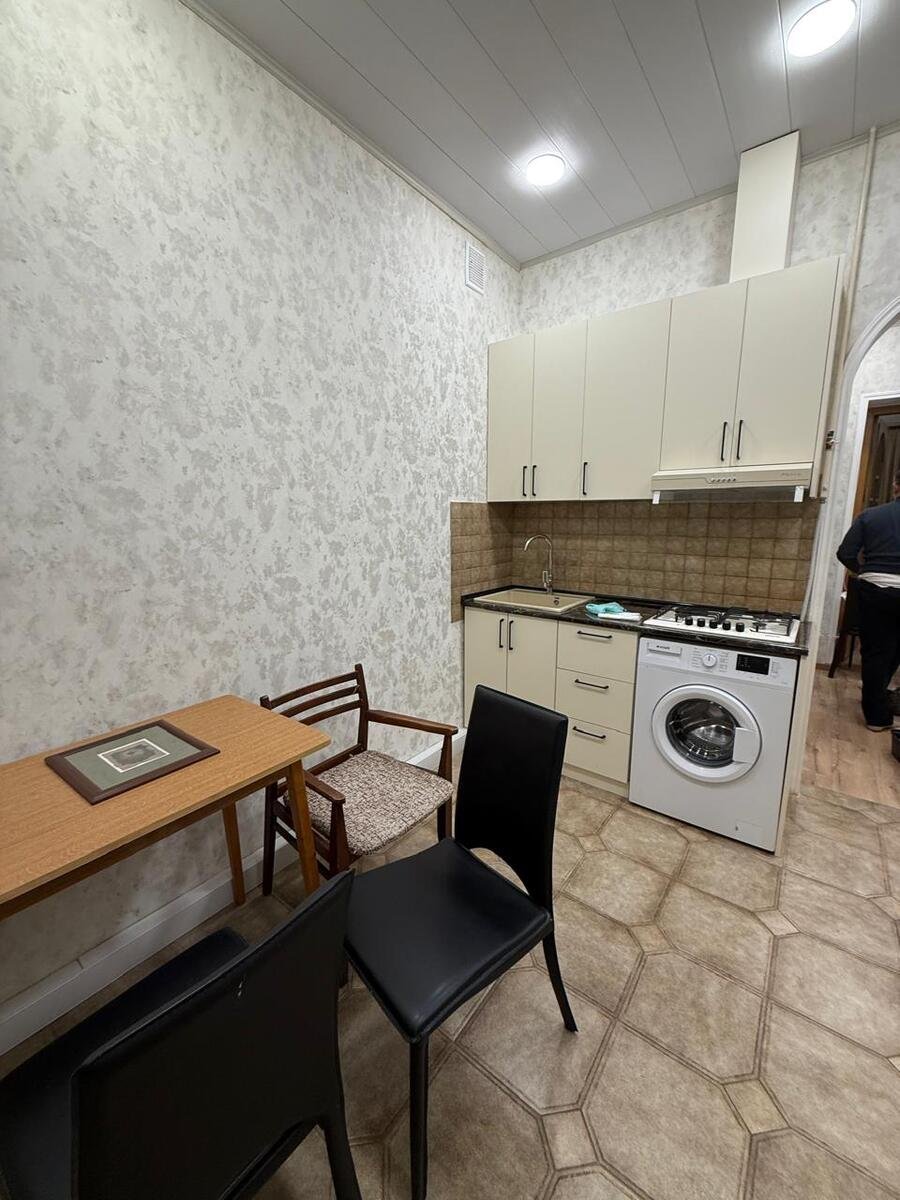 Kirayə verilir 2 otaqlı köhnə tikili, 55 m², 28 May m.-7